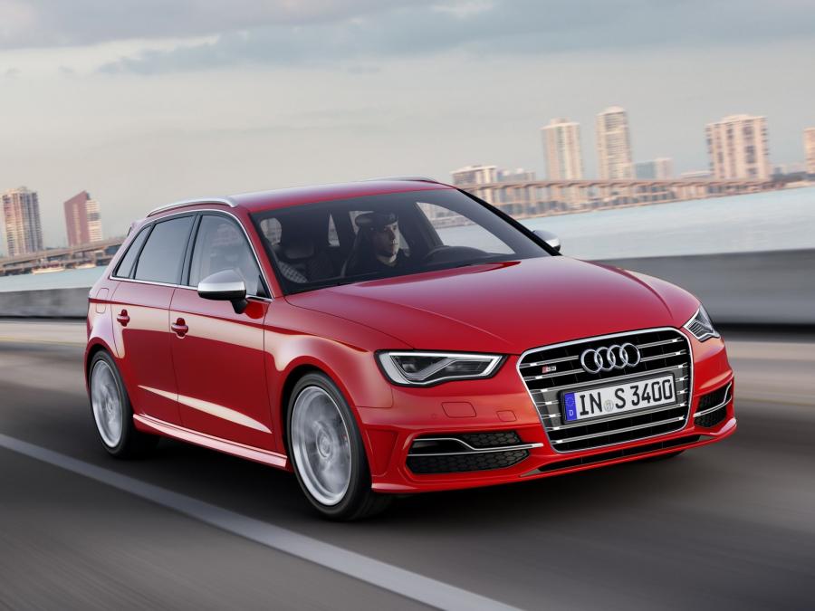 Audi S3 Sportback (8V) 2013 года  (WW) (фото 1 из 35)